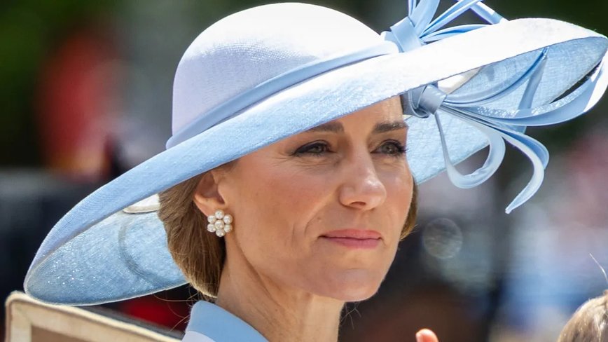 Kate Middleton Gracefully Faces Anti-Monarchy Protesters at Trooping the Colour
