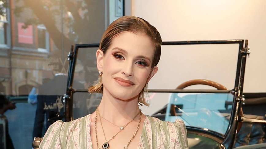 Kelly Osbourne: Bare-Faced and Bold in New Wardrobe Tour