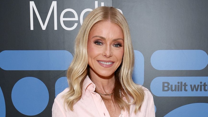 Kelly Ripa's Enchanting NYC Snow Day from Her $27 Million Mansion