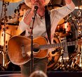 Kenny Chesney: Keeping Politics Out of the Spotlight