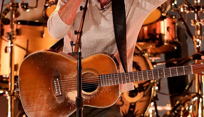 Kenny Chesney: Keeping Politics Out of the Spotlight