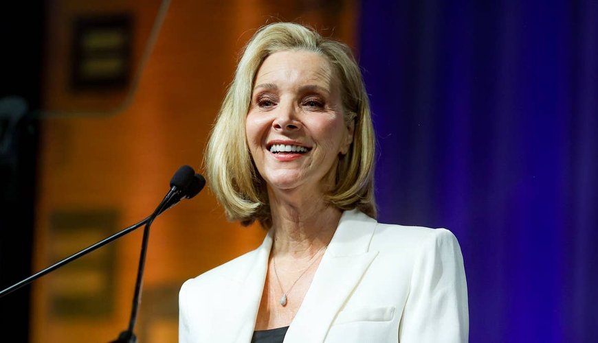 Lisa Kudrow's Ageless Glow: Then and Now Photos Light Up the Internet