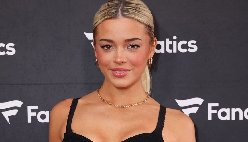 Livvy Dunne: The Queen of Flexibility Shines in Vuori's Chic Workout Collection