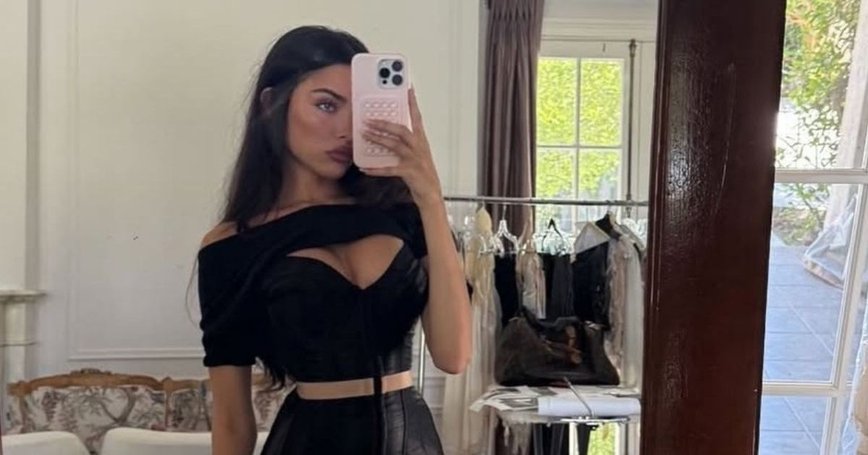 Madison Beer Stuns in Daring Outfit and Sets Instagram Ablaze!
