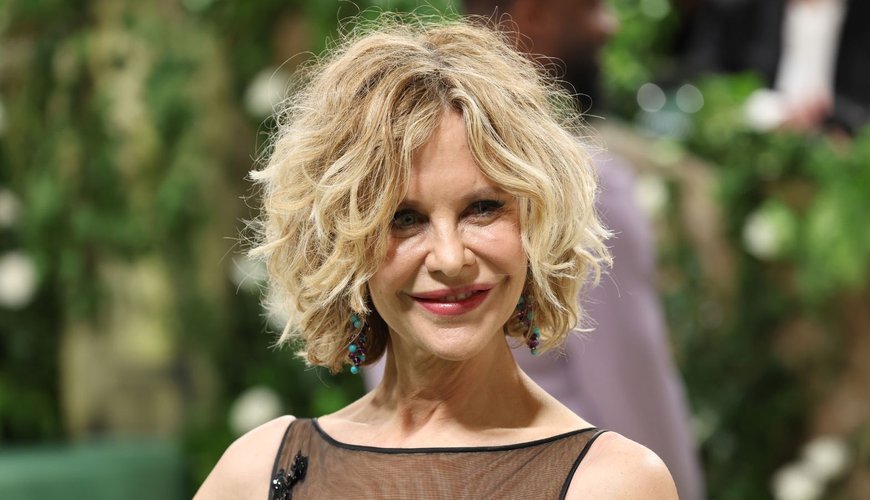 Meg Ryan's Marble Mantel Magic: The Secret to Year-Round Elegance