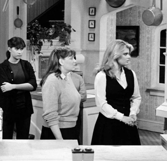 Mindy Cohn's Courageous Cancer Battle: A Wave of Celebrity Support