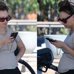 Kaley Cuoco's Busy Day Out: Pregnant and Glowing in Los Angeles!
