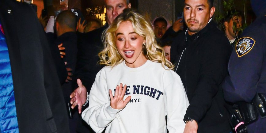 Sabrina Carpenter Rocks Seth Meyers 'Late Night' Sweatshirt as a Minidress