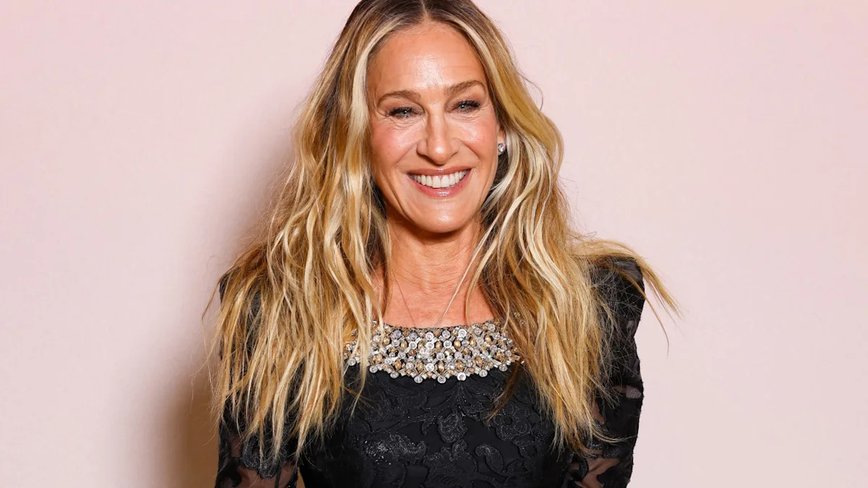 Sarah Jessica Parker's Timeless Elegance Shines at Victoria's Secret Fashion Show
