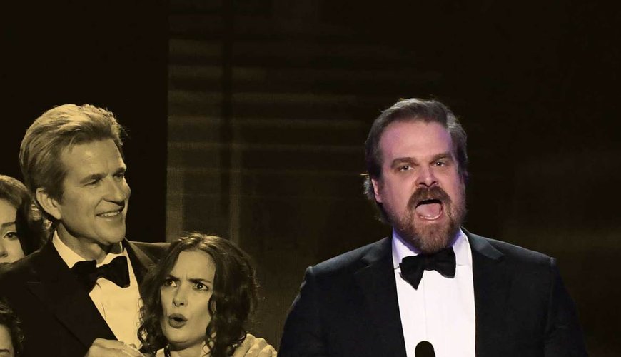 David Harbour Finds Knicks Playoff Drama More Intense Than Red Carpet Glitz