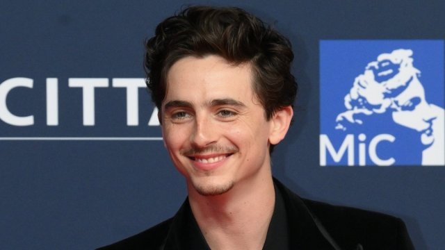 Timothée Chalamet's Bold Fashion Statement: The Tiny Purse Steals the Show!