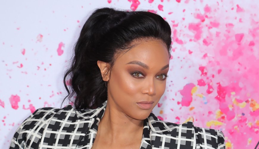 Tyra Banks' Glow: The Secret's Out!