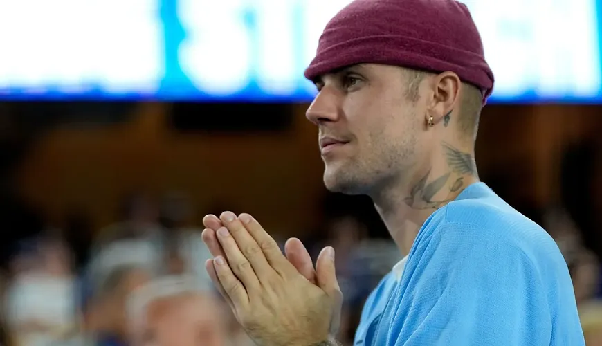 The Real Reason Justin Bieber's Fans Keep Their Distance