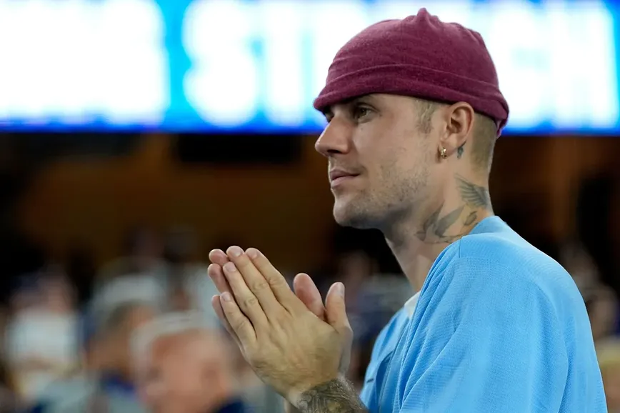 The Real Reason Justin Bieber's Fans Keep Their Distance