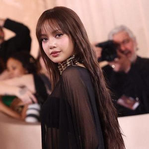 Lisa's Absence at the Actor Awards: A Whirlwind of Music and Movies