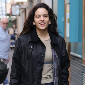 Rosalía's Spring Style Secret: The Barn Jacket Revival